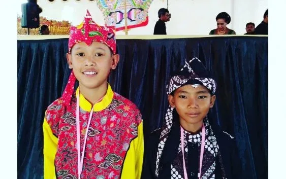 Tradisi dan para belia: Mendengarkan suara remaja